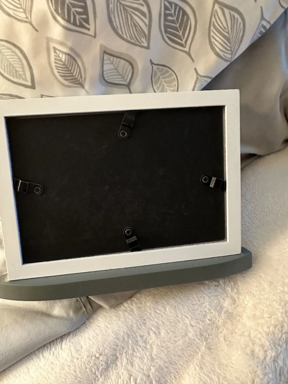 Wood Mr & Mrs picture frame 4x6